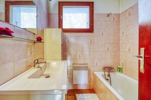 Hair dryer - Chalet Melody - Four Bedroom Chalet, Sleeps 8 (Fontcouverte-la-Toussuire)