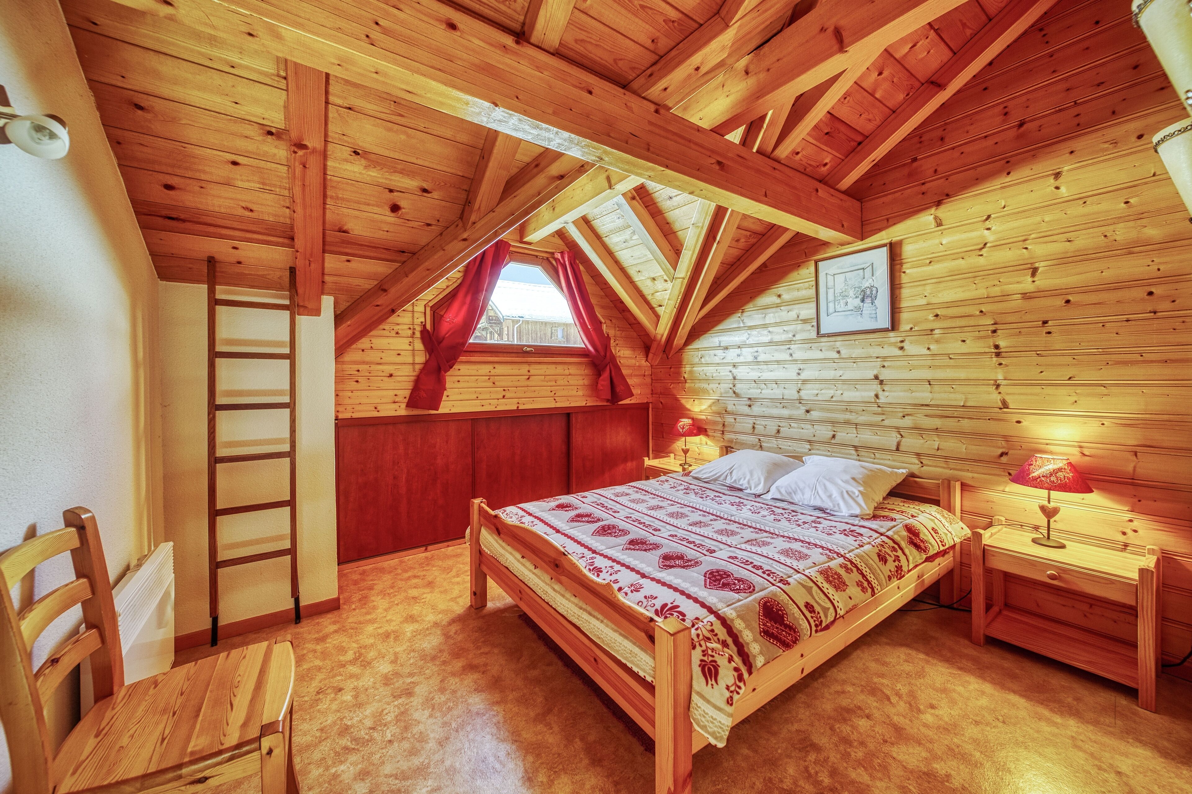 Chalet Lhermine - Three Bedroom Chalet, Sleeps 8 - Le Corbier