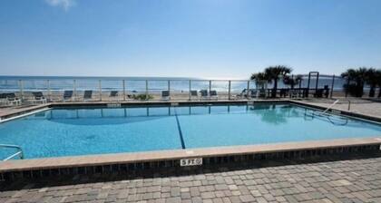 New! Direct Oceanfront Penthouse Paradise.