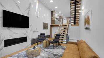 TV, fireplace
