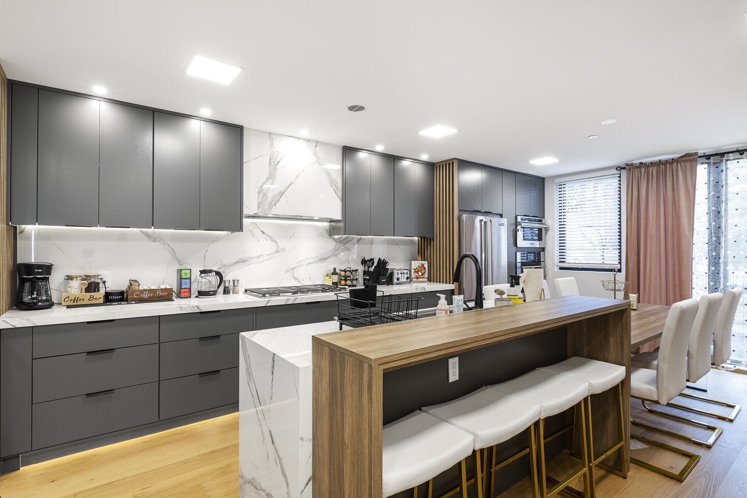 冰箱、微波炉、烤箱、炉灶