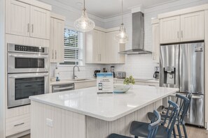 House | Private kitchen | Fridge, microwave, oven, stovetop - 30A Beach House - Lotus by the Sea (Panama City Beach)