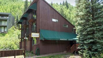 Studio | Ngoại thất