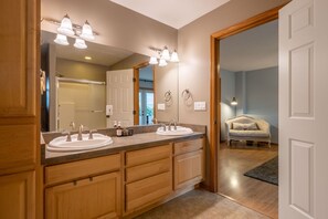 Ferienhaus, 2 Schlafzimmer | Badezimmer | Handtücher