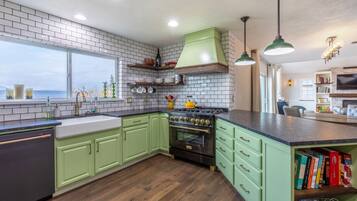 Nhà, 2 phòng ngủ | Bếp riêng | Tủ lạnh, lò nướng, dụng cụ pha cà phê/trà, lò nướng bánh mì