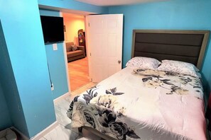 2 habitaciones, escritorio, tabla de planchar con plancha y wifi gratis 