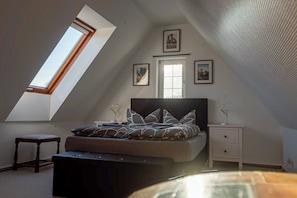 2 bedrooms, desk, iron/ironing board, travel crib
