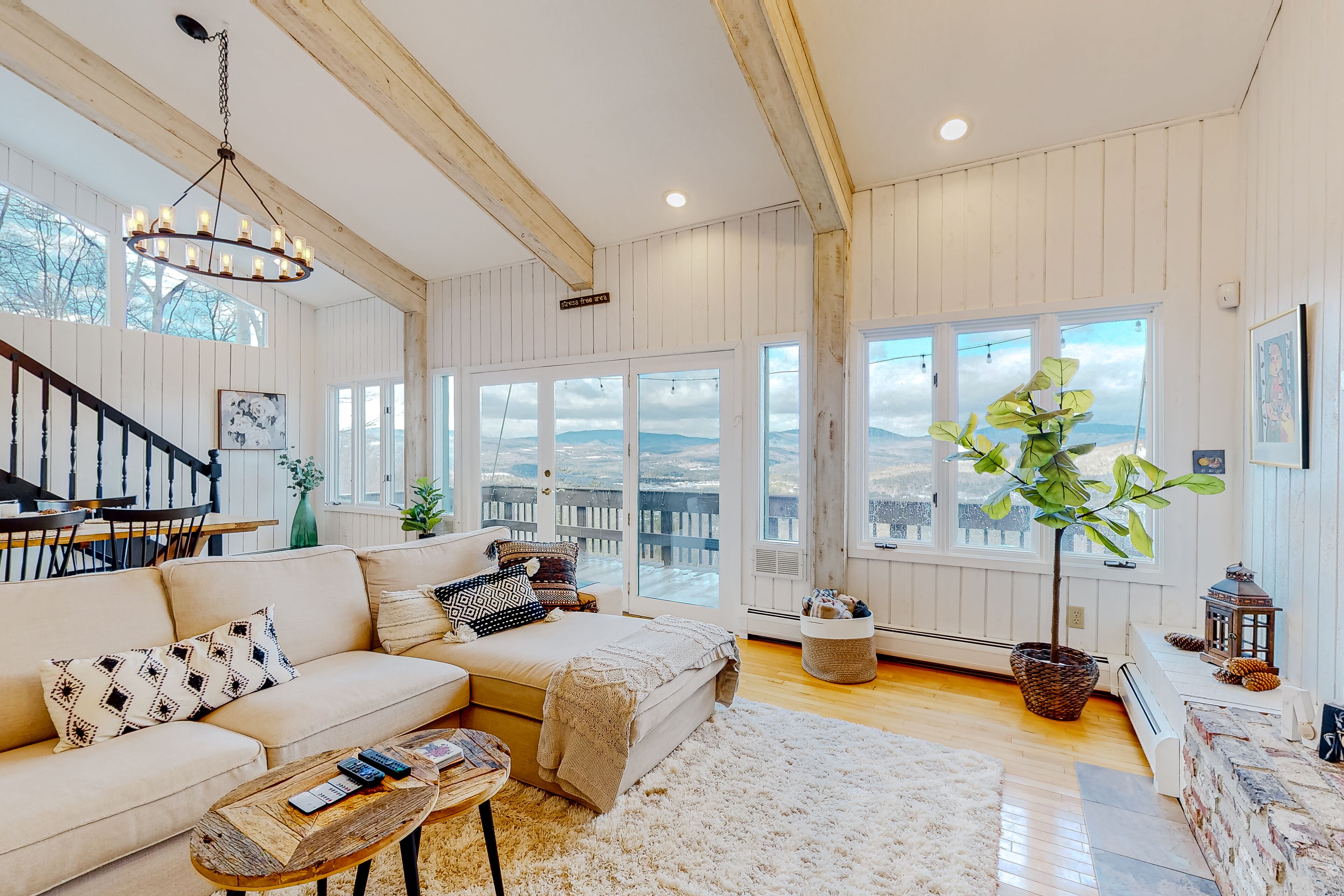 Televisio, takka, videopelejä, tulostin