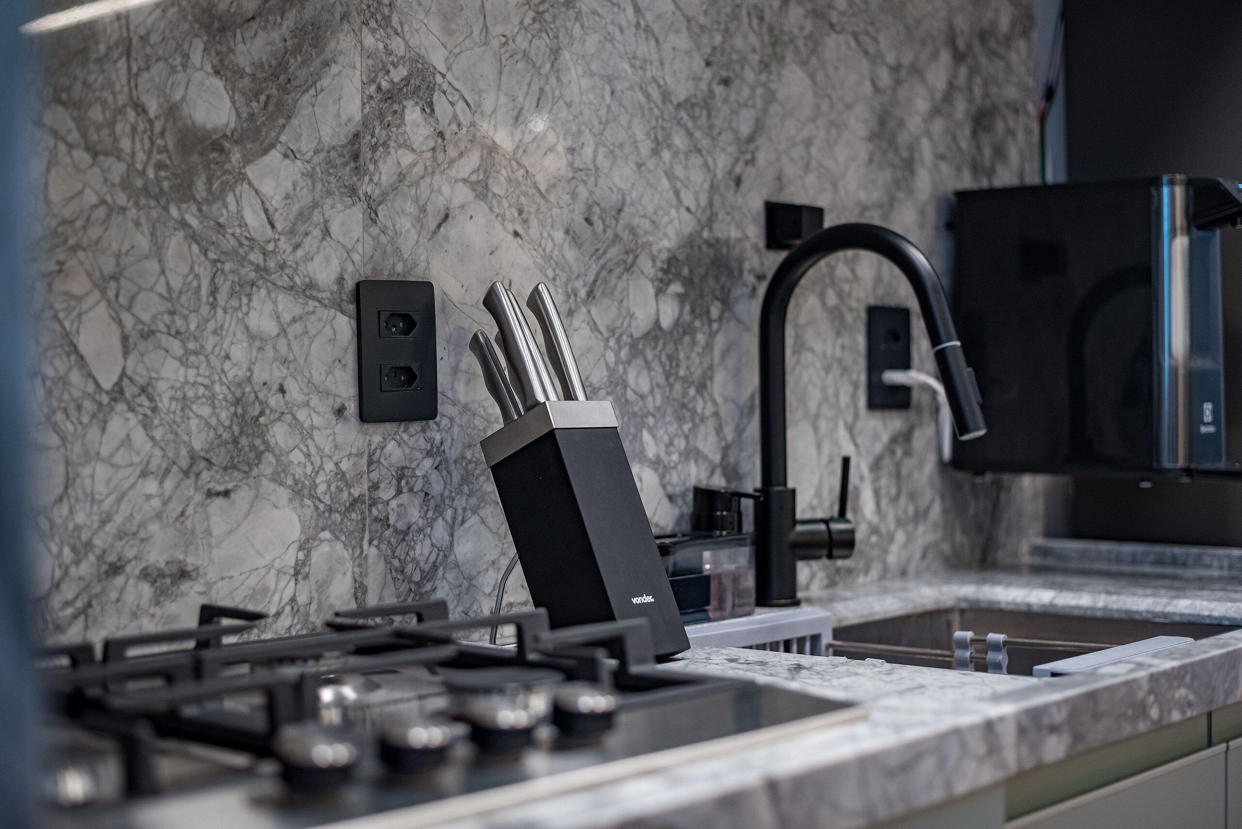 Fridge, microwave, oven, coffee/tea maker