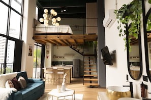 Premium bedding, down duvets, Select Comfort beds, minibar - Royal Living Poblado (Medellín)