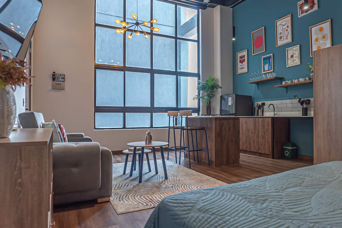 1 bedroom, premium bedding, down duvets, Select Comfort beds