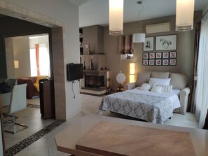 1 habitación, tabla de planchar con plancha, wifi gratis y ropa de cama