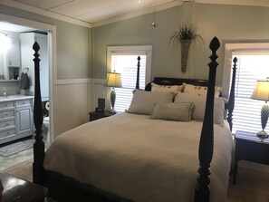 3 Schlafzimmer, Schreibtisch, Bügeleisen/Bügelbrett, WLAN