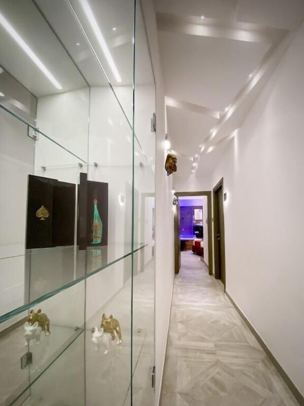 Interior - Twin Towers Naples Luxury  (Naples)