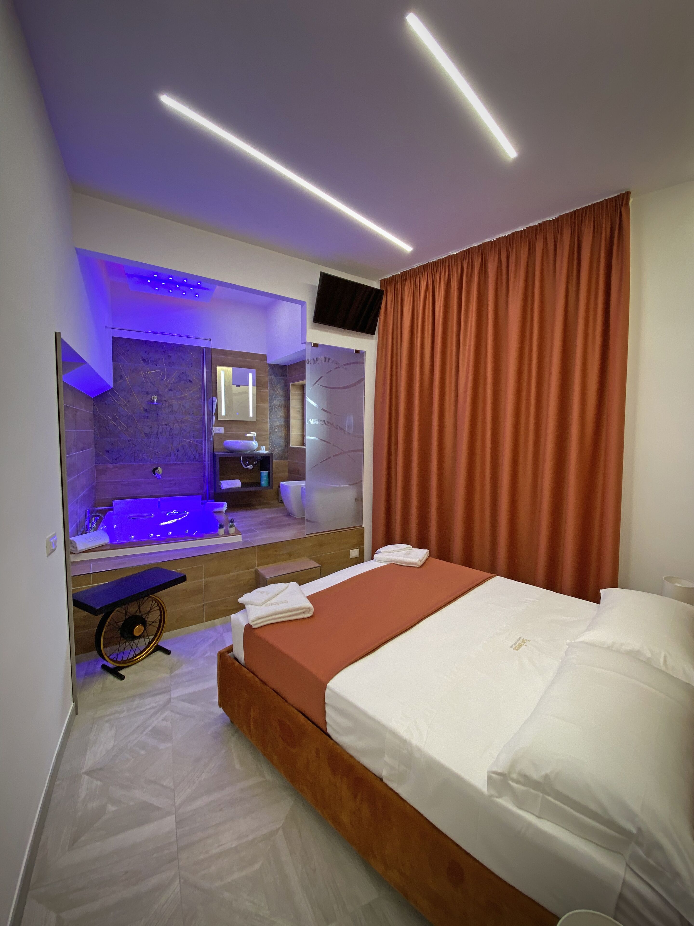 ห้องซูพีเรีย | 1 ห้องนอน, ผ้าปูที่นอน Frette จากอิตาลี, เครื่องนอนระดับพรีเมียม