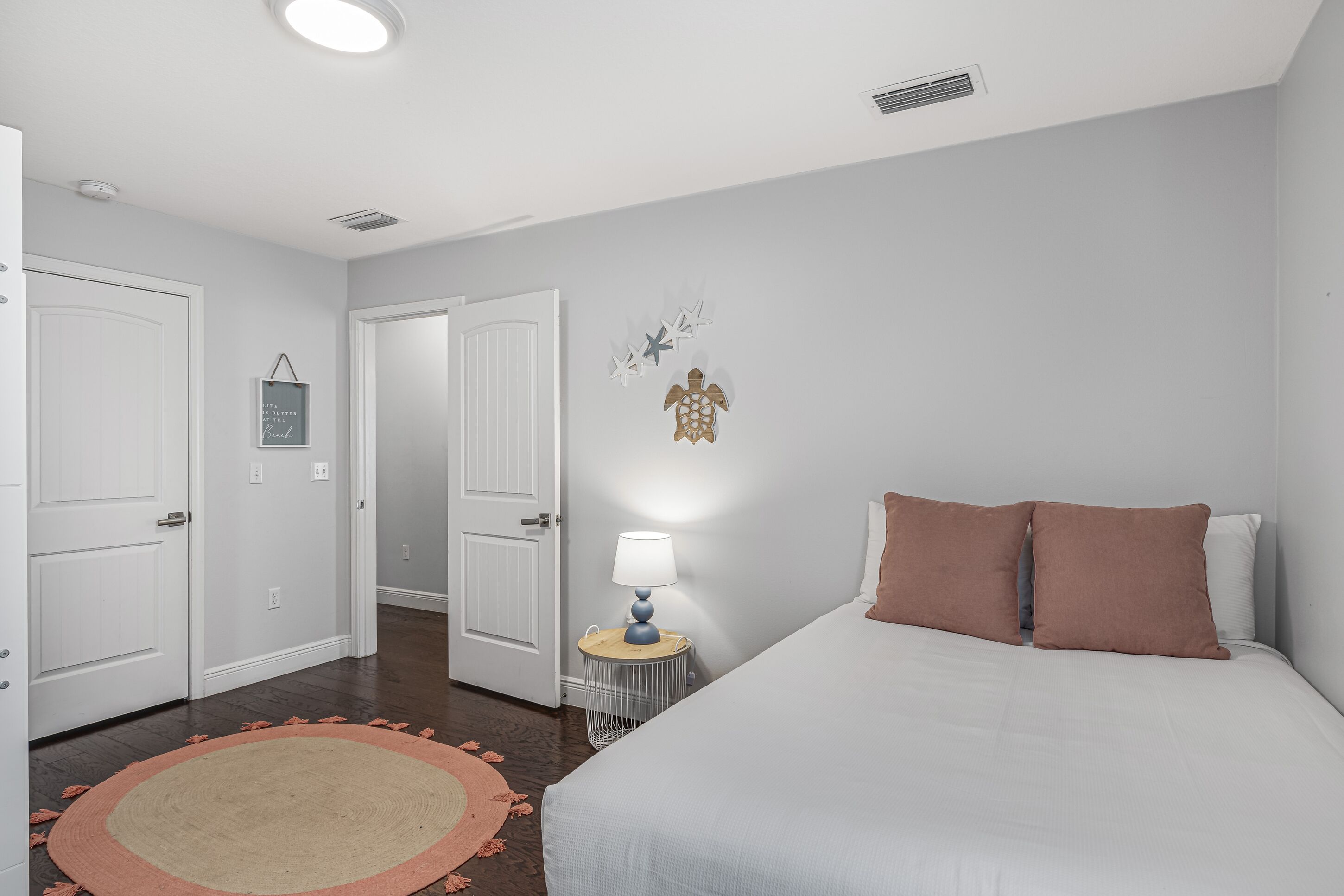 ハウス | 4 室のベッドルーム、客室ごとに異なる装飾、客室ごとに異なるインテリア、ノートパソコン用作業スペース