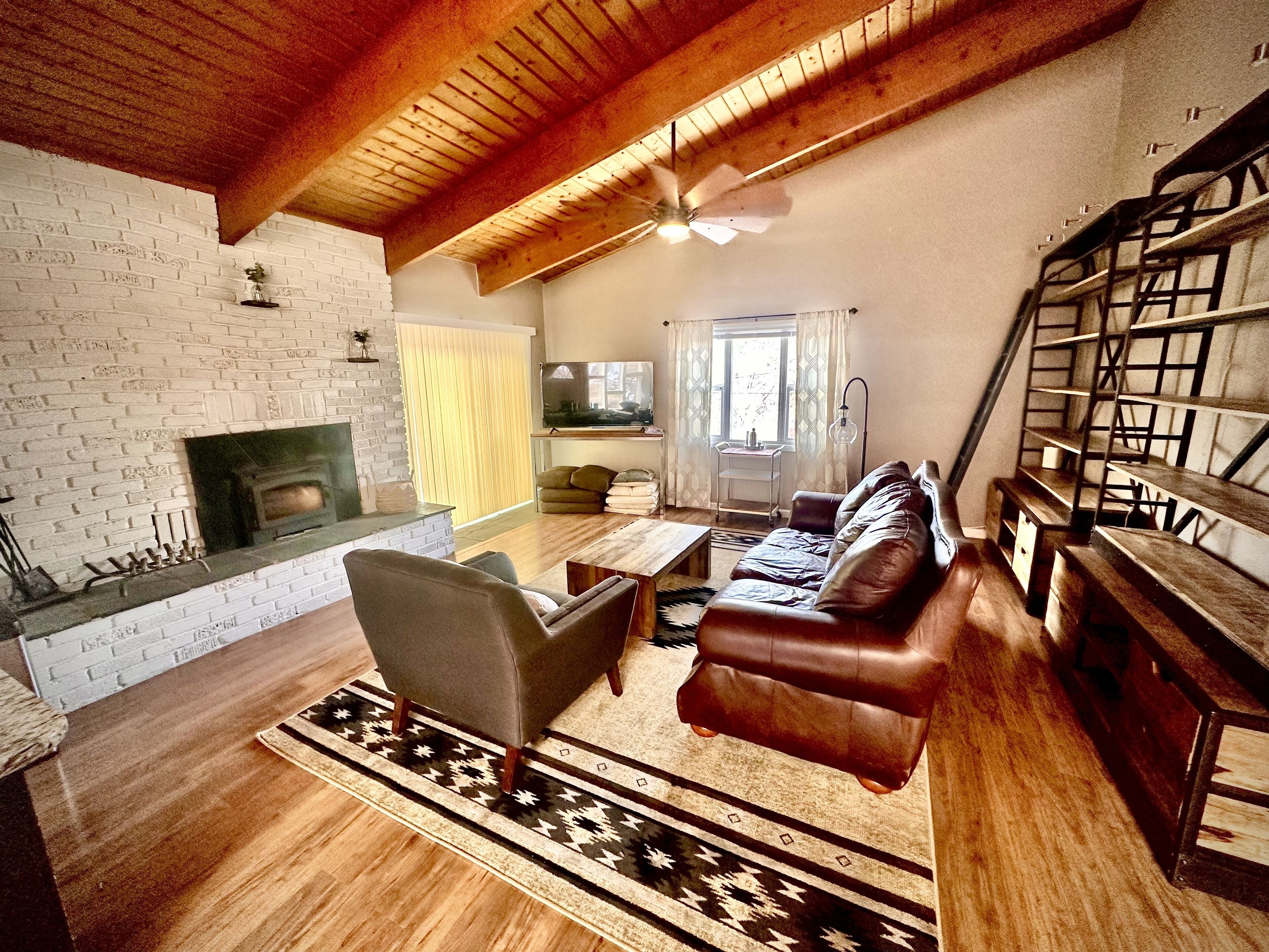 Manitou Midcentury with great location