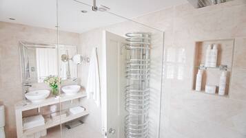 Douche, articles de toilette écologiques, sÚche-cheveux