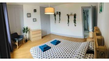 Een strijkplank/strijkijzer