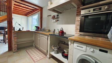 Réfrigérateur, four, plaque de cuisson, lave-vaisselle