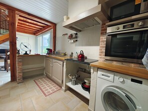 Réfrigérateur, four, plaque de cuisson, lave-vaisselle