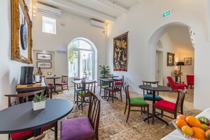 Lobby sitting area - Mosta Dome B&B (Mosta)