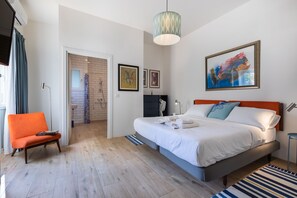Habitación Confort con 1 cama matrimonial o 2 individuales | Sábanas de algodón egipcio, ropa de cama de alta calidad y minibar 