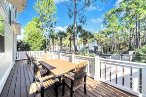 Outdoor dining - Just A Short Walk to Lake and Beach.  Best of Both!! Walk to Old Florida Fish (Santa Rosa Beach)