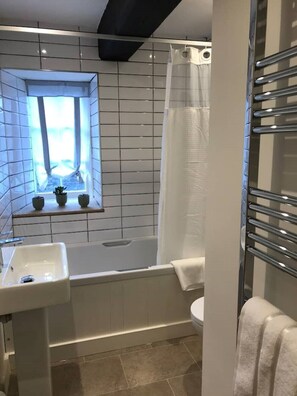 Shower, free toiletries, hair dryer, towels