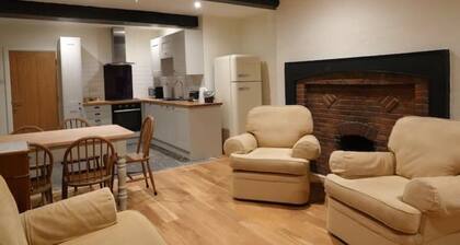 The Yard House Cottage 2