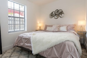 1 habitación, escritorio, tabla de planchar con plancha y wifi gratis 