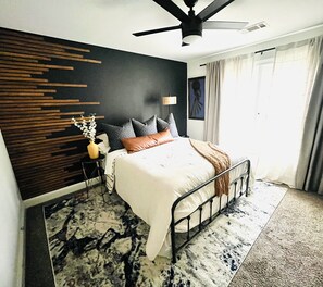 5 bedrooms, iron/ironing board, WiFi, bed sheets