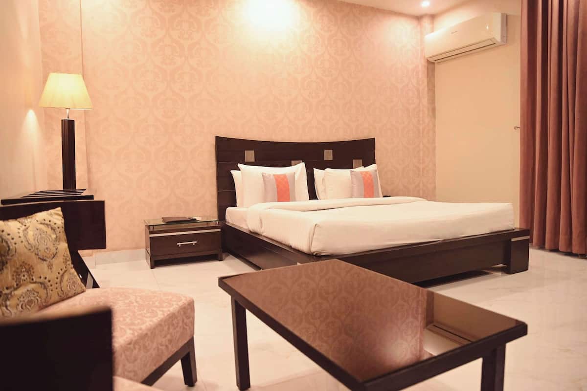 Soundproofing, iron/ironing board, free WiFi, bed sheets
