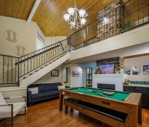 Smart TV, books, music library, video library - Scottsdale Oasis-Heated pool/Spa (Scottsdale)