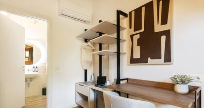 Relstay | Amendola | Single Room with Large Bed