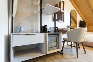 1 habitación, escritorio y wifi