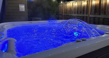 KING Bed•Hot Tub•Game Room•Walk to Dining, Shops & Autzen