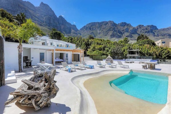 Pool - Two Views - 8 Bedroom Villa in Camps Bay & Hot Tub (Cape Town)