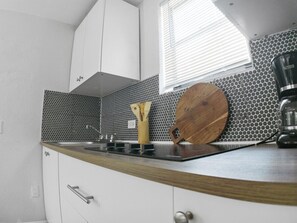 Fridge, microwave, oven, stovetop - Lovely Apartment Near Brickell 3 (Miami)