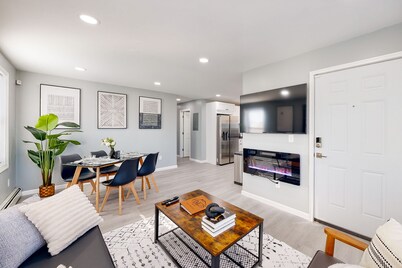 Five75 Lux PROV - Suite 2  Mins Away From Federal Hill