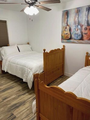 2 bedrooms, WiFi, bed sheets