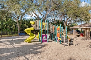 Children's area - Luxury Family Getaway (Naples)