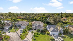 Exterior - Luxury Family Getaway (Naples)