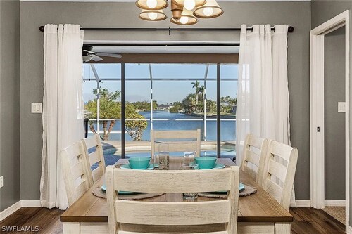 Waterfront Canal with Paddle boarding, kayaking, and fishing 