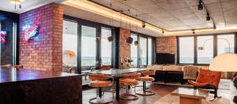 SKYLUX21-Designer Penthouse W Concierge