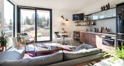 Private suite 2 bedroom in the Southern Okanagan BC reg #H082210588