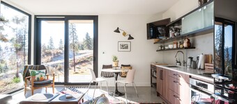 Private suite 2 bedroom in the Southern Okanagan BC reg #H082210588