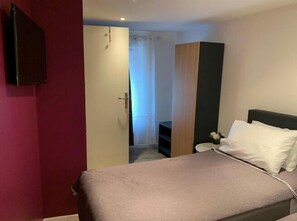 Free WiFi - HOTEL HOVI DE LA MAIRIE (Aubervilliers)