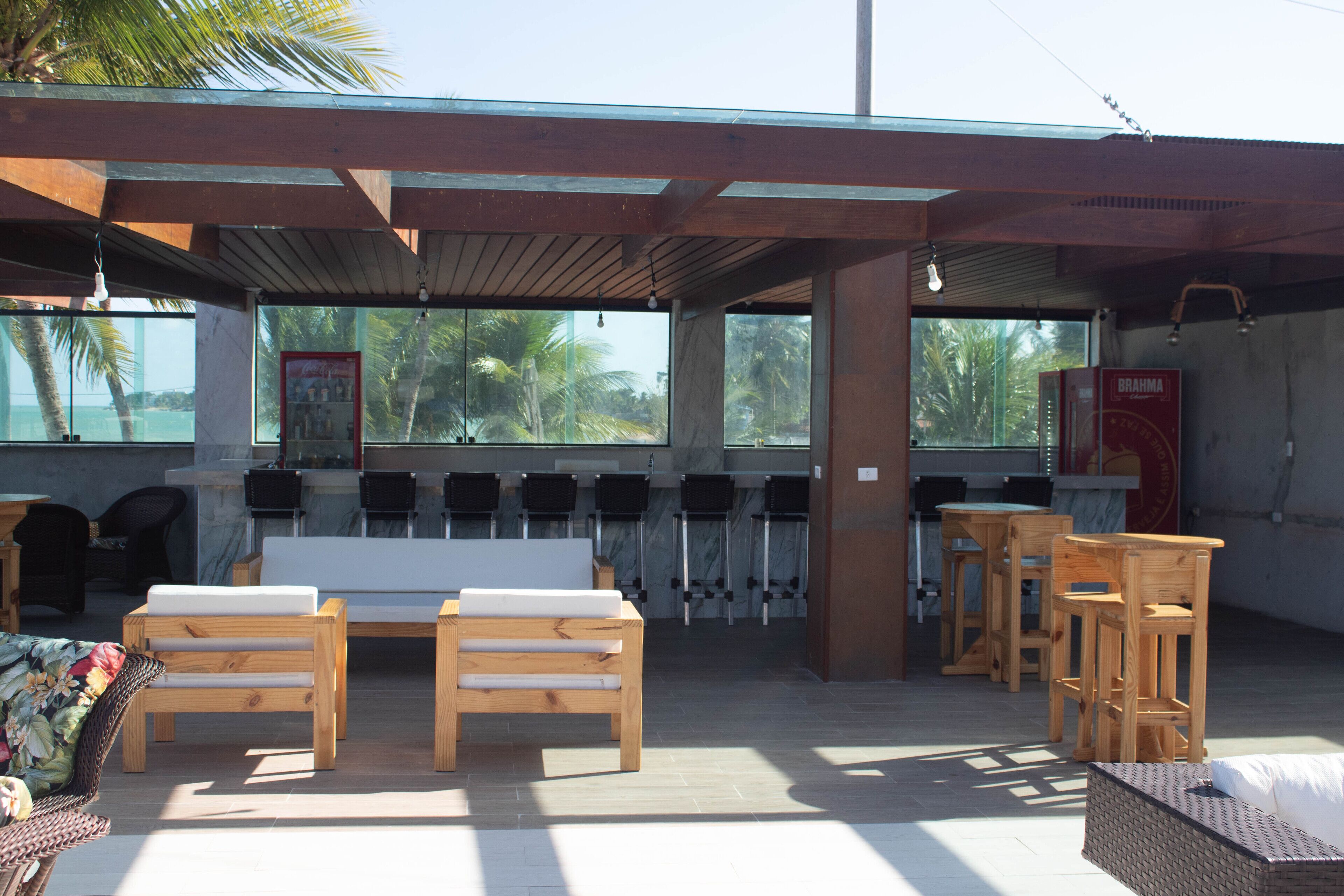 Bar junto a la piscina