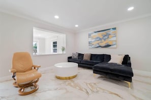 Lobby - The Villa #1 (North Palm Beach)